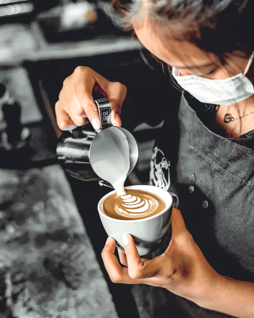 Kinh nghiệm mở quán cafe từ A-Z và những sai lầm cần tránh
